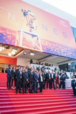 Cannes, Fransa - 25 Mayıs 2019: Vincent Cassel, Eric Toledano, Reda Kateb, Olivier Nakache 72.