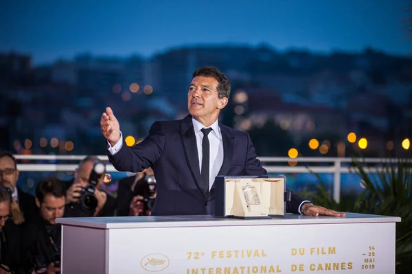 2019年5月25日 法国戛纳 西班牙演员安东尼奥 班德拉斯 Antonio Banderas 在第72届戛纳电影节上凭借 格洛里亚 Pain和Glory 获得最佳男主角奖后 — 图库照片