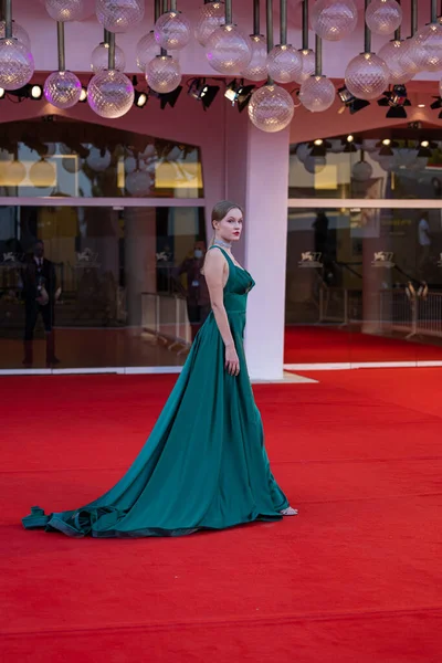 Venise Italie Septembre Pierfrancesco Favino Marche Sur Tapis Rouge Devant — Photo