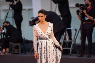 VENICE, İtalya - 4 Eylül 2020: Barbara Ronchi, 77. Venedik Film Festivali 'nde 