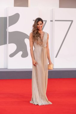 VENICE, İtalya - 10 Eylül 2020: Ariadna Romero, 77. Venedik Film Festivali 'nde 