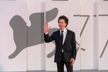 VENICE, İtalya - 10 Eylül 2020: Yönetmen Michel Franco, 77. Venedik Film Festivali 'nde 