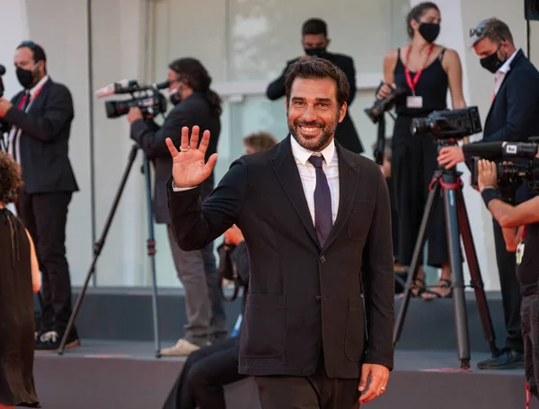 Venedig Italien September 2020 Edoardo Leo Schreitet Vor Dem Film — Stockfoto