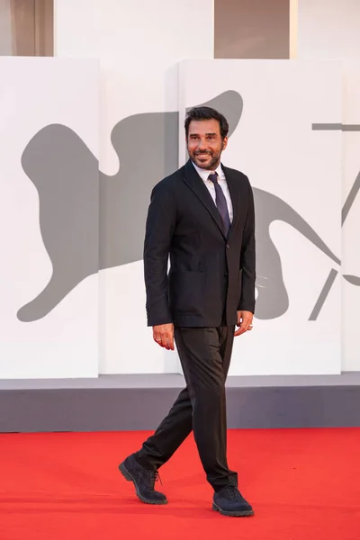 Βενετια Ιταλια Σεπτεμβριου 2020 Edoardo Leo Περπατά Στο Κόκκινο Χαλί — Φωτογραφία Αρχείου