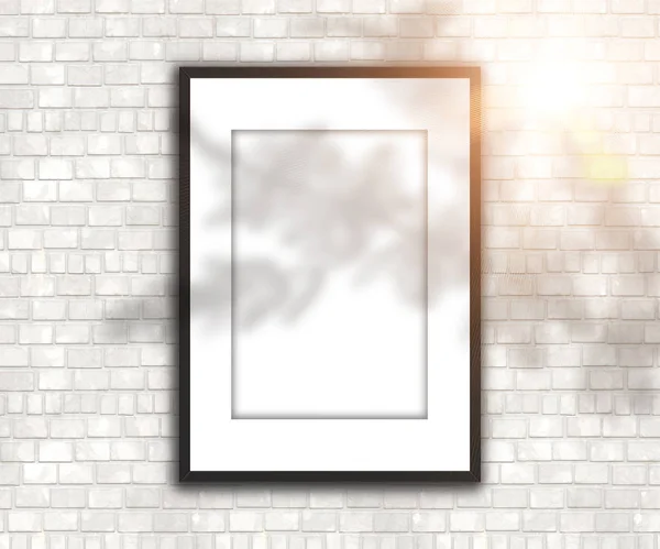 3D leeg Picture frame op bakstenen muur met schaduw en zon OV — Stockfoto