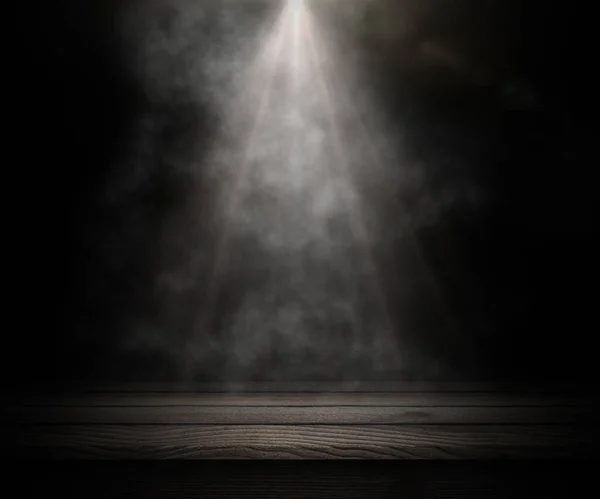 Визуализация Темного Деревянного Стола Смотрящего Дымящуюся Комнату — стоковое фото