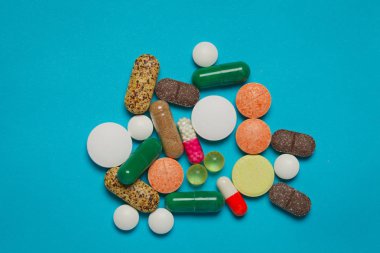 Mavi arka plan, Médecin kavramı hapları