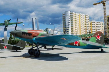  Il-2 Sovyetler Birliği tarafından üretilen yer saldırı uçağı