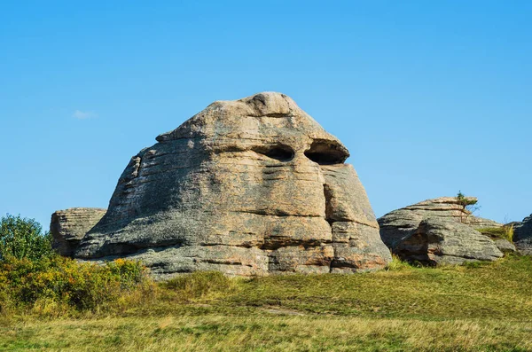 Rocas Orilla Del Lago Big Allaki Día Claro Verano Rusia —  Fotos de Stock