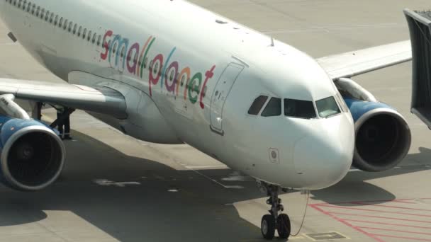 Schkeuditz Duitsland Mei 2018 Kleine Planeet Airlines Vliegtuig Halle Leipzig — Stockvideo