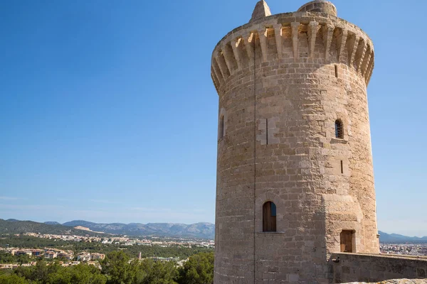 Eski müstahkem kale Palma Mayorka İspanya yukarıda yüksek