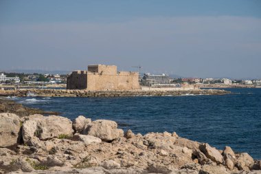 Paphos Kıbrıs sahil yürüyüş görünümünden