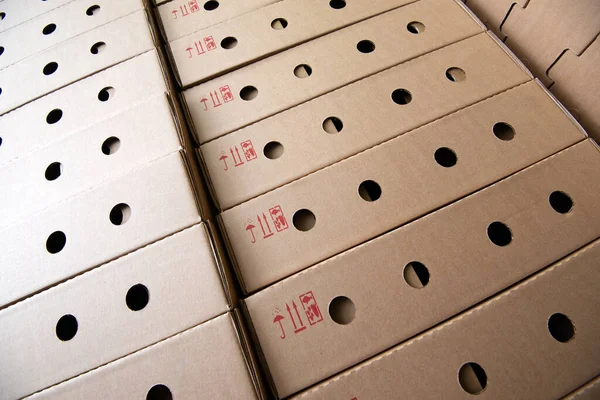Stapel bruine kartonnen dozen — Stockfoto