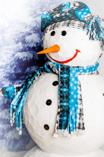 Smiling Happy Snowman Surrounded Winter Landscape Falling Snow — Stock Photo, Image