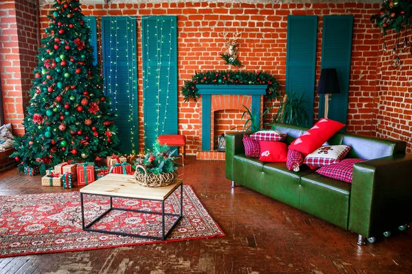 Imagen Chimenea Árbol Navidad Decorado Con Regalo Interior Navidad — Foto de Stock