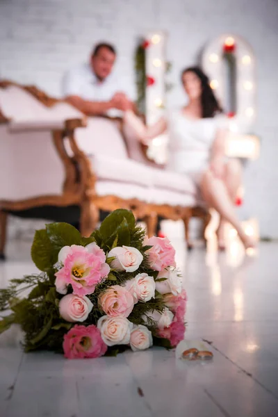Svatební Kytice Pozadí Nevěsty Ženicha — Stock fotografie