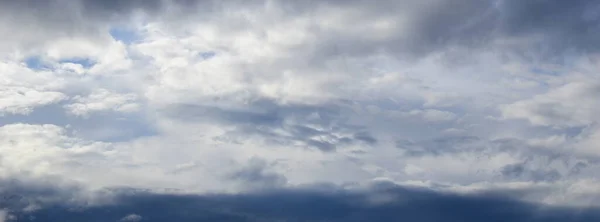 Hintergrund Dunkle Regenwolken Himmel Nach Einer Regnerischen Nacht — Stockfoto