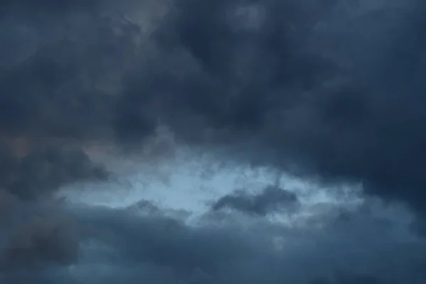 Dunkle Wolken Himmel Gewitterfront Anzug Hintergrund Und Und Banner — Fotografia de Stock