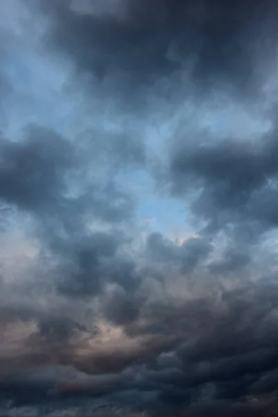 Dunkle Wolken Himmel Gewitterfront Anzug Hintergrund Und Banner — Φωτογραφία Αρχείου