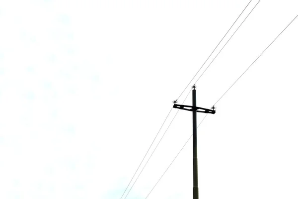 Elektriciteitsvoorziening Het Platteland Houten Elektriciteitspalen Met Elektriciteitsleidingen Geïsoleerd Blootgesteld Tegen — Stockfoto