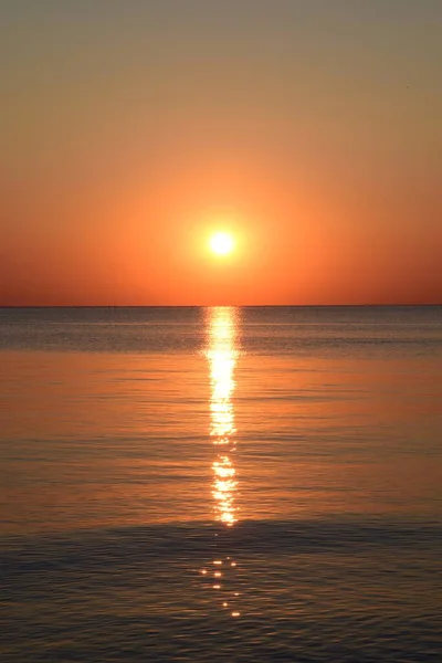 Coucher Soleil Avec Nuages Dans Ciel Soir Sur Mer Italie — Photo