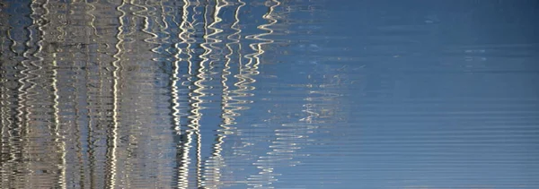 木の水の背景反射 Waves Abstract Texture — ストック写真