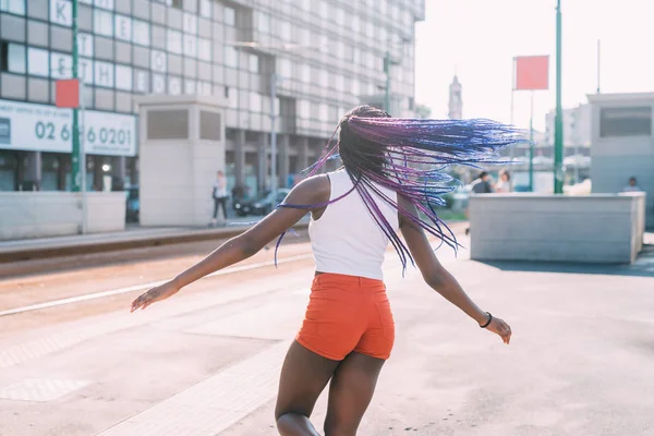 Young Black Woman Outdoor Spreading Arms Feeling Free Freedom Happiness — 스톡 사진