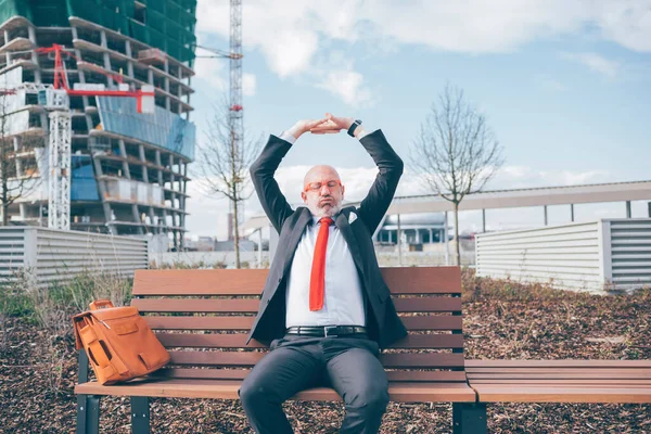 Banco Salotto Uomini Affari Stressati All Aperto Operaio Professionista Esausto — Foto Stock