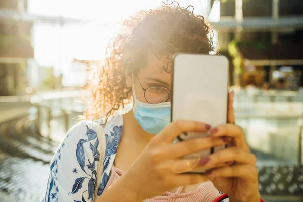 Young Mixed Race Woman Taking Picture Using Smartphone Multiethnic Female — Stock Photo, Image