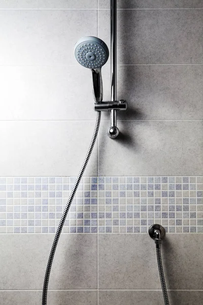 Cabezal Ducha Una Pared Baño Mosaico Clásico Azulejos — Foto de Stock