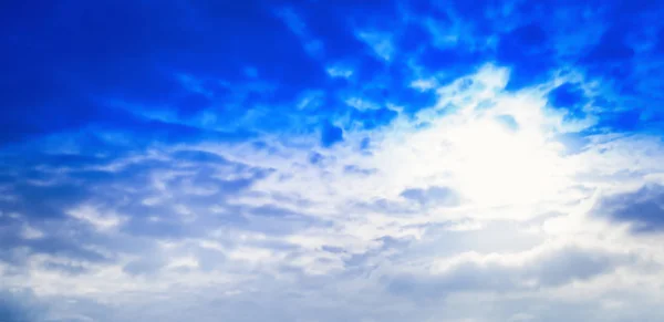 Fantastico Cielo Blu Con Nuvole — Foto Stock