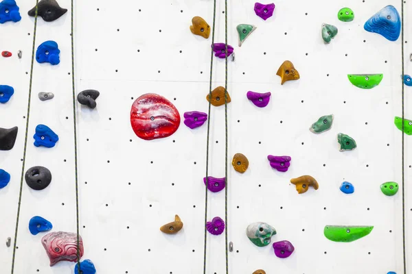 Alto Muro Escalada Interior Con Cuerdas Soportes Llenos Color Primer — Foto de Stock