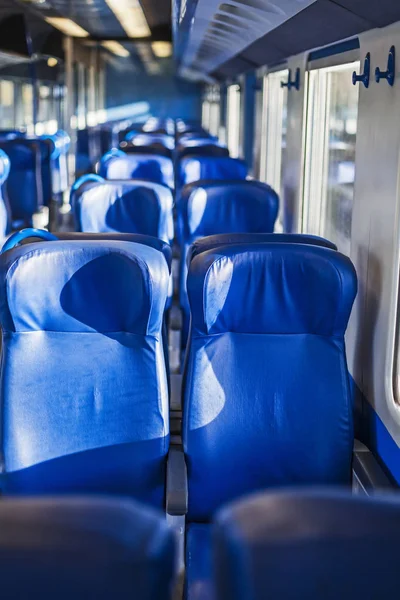 Поїзд Сині Сидіння Пари Вище — стокове фото