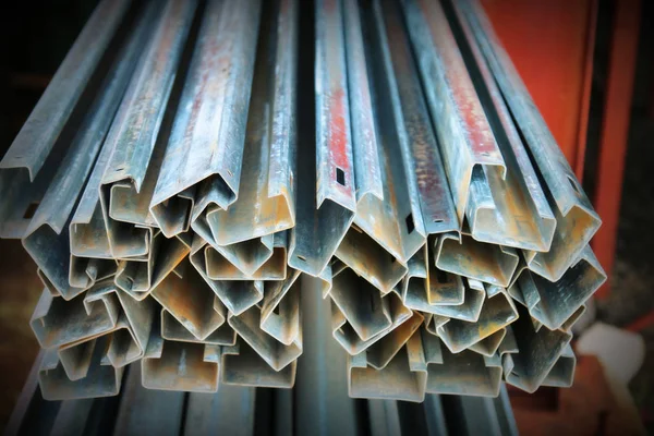 Görüntü Kullanılmayan Galvanizli Dikdörtgen Çelik Borular — Stok fotoğraf
