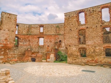 Siewierz Kalesi - Polonya harap bir Gotik Kalesi