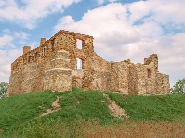 Siewierz Kalesi - Polonya harap bir Gotik Kalesi
