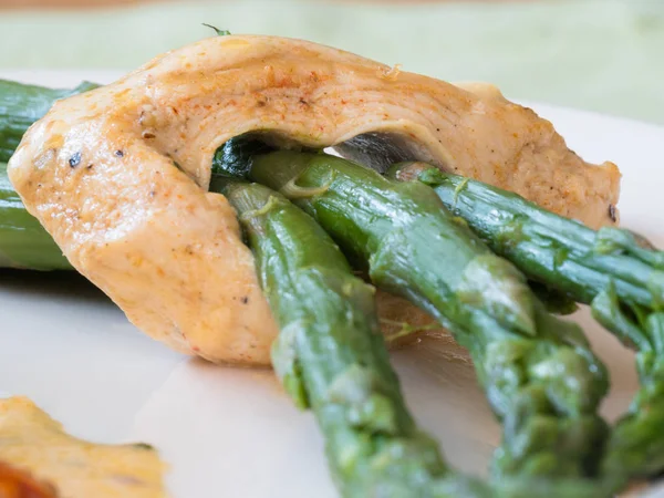 Pechuga Pollo Rellena Espárragos —  Fotos de Stock