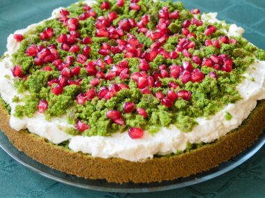 Nar ile ıspanak pasta