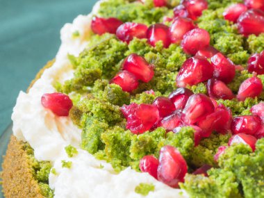 Nar ile ıspanak pasta