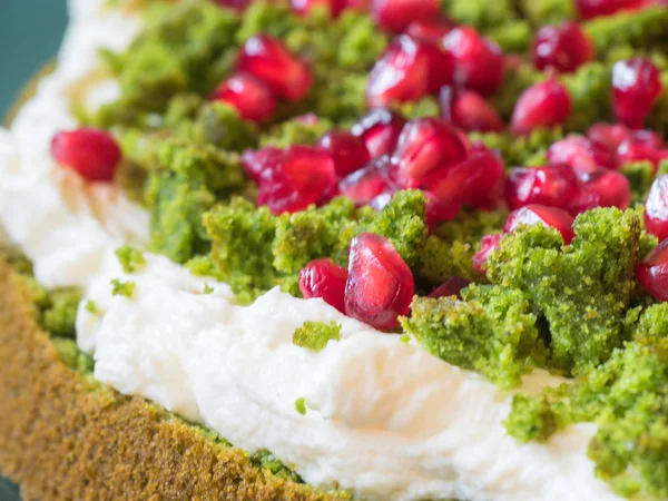 Nar ile ıspanak pasta