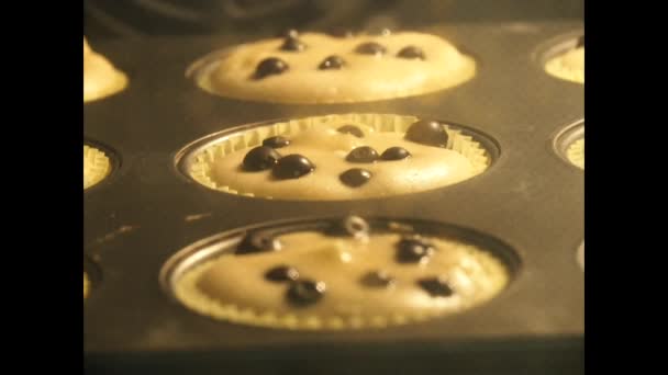 Muffins Ofen Backen Zeitraffer — Stockvideo