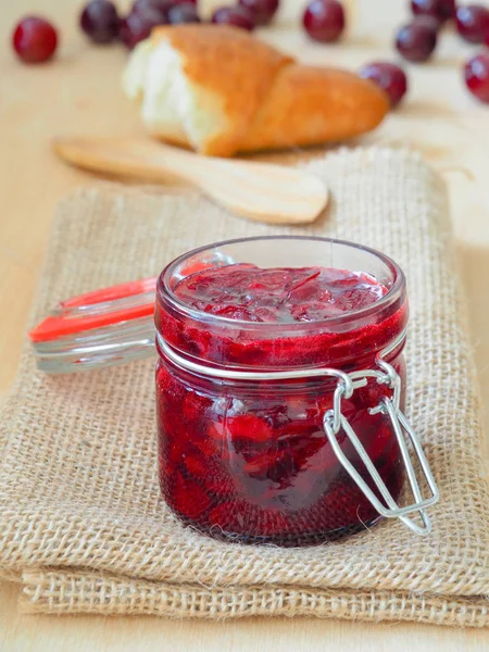 Pot Met Zelfgemaakte Cherry Jam — Stockfoto