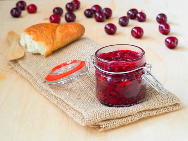 Pot Met Zelfgemaakte Cherry Jam — Stockfoto