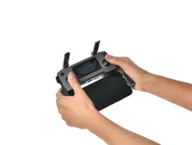 Kadın tutun, yeni küçük taşınabilir dron quadcopter bağlı mobil cep telefonu ile uzaktan kumanda izole