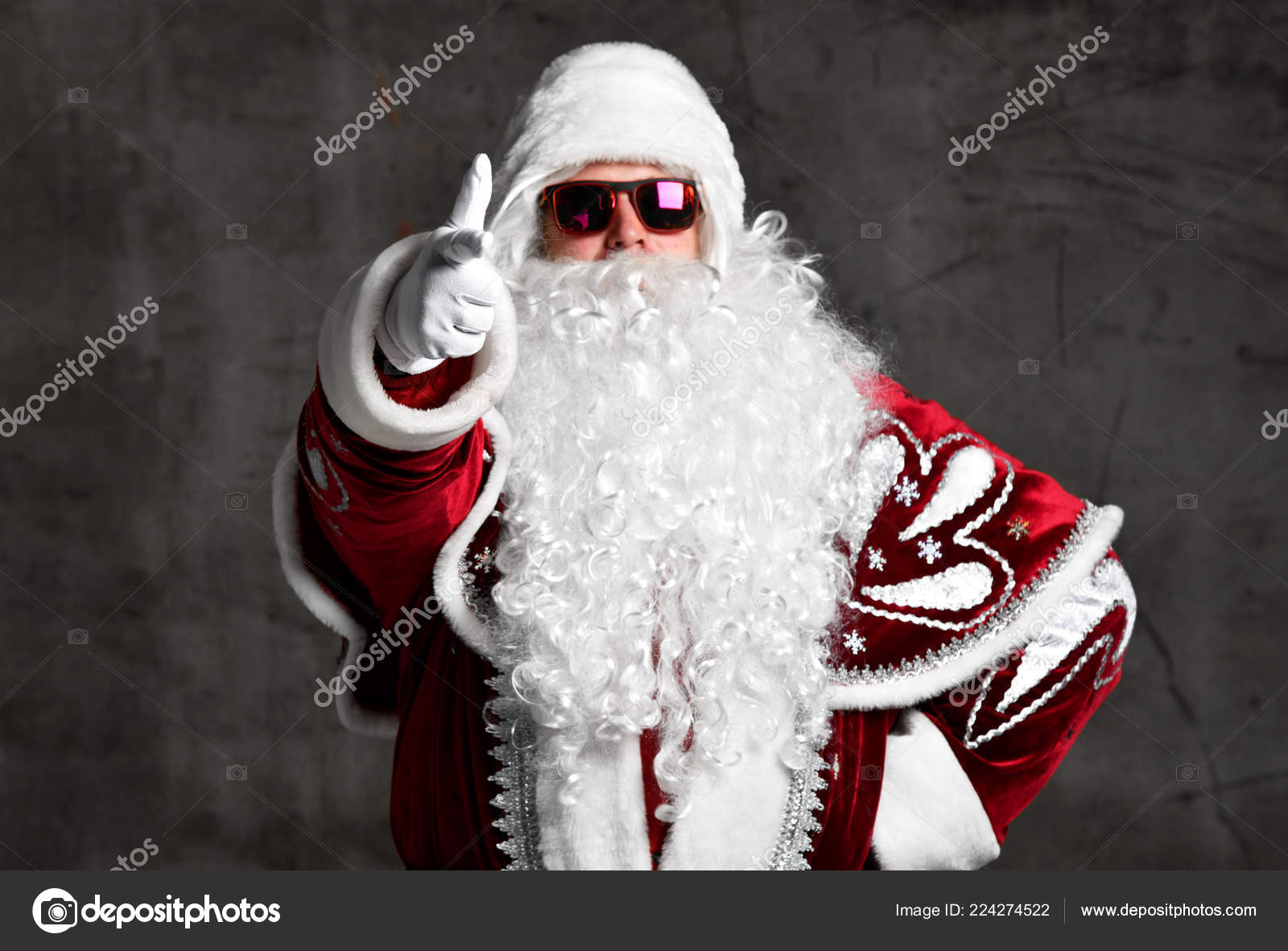 Papai Noel apontando mostrar polegares sinal para cima para o Ano Novo, Feliz Natal fotos, imagens de © dml5050 #224274522 Papai Noel apontando mostrar polegares sinal para cima para o Ano Novo, Feliz Natal fotos, imagens de © dml5050 #224274522