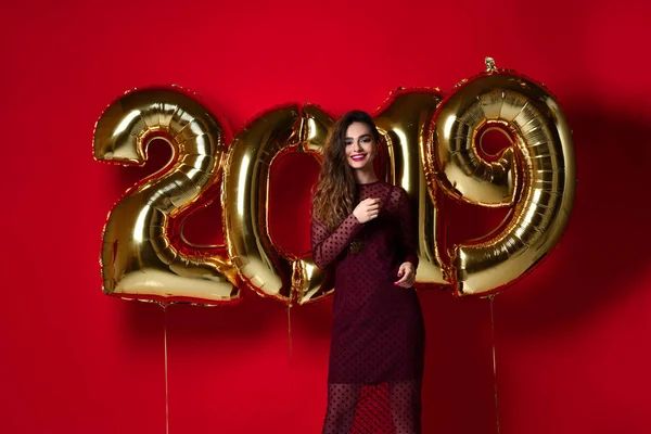 Vrouwen Nieuwjaar Vieren Feest Gelukkig Lachen Zilveren Casual Kleding Met — Stockfoto