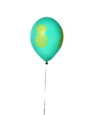 Doğum günü partisi veya beyaz izole sarı ananas ile kutlama için yeşil lateks balon nesne