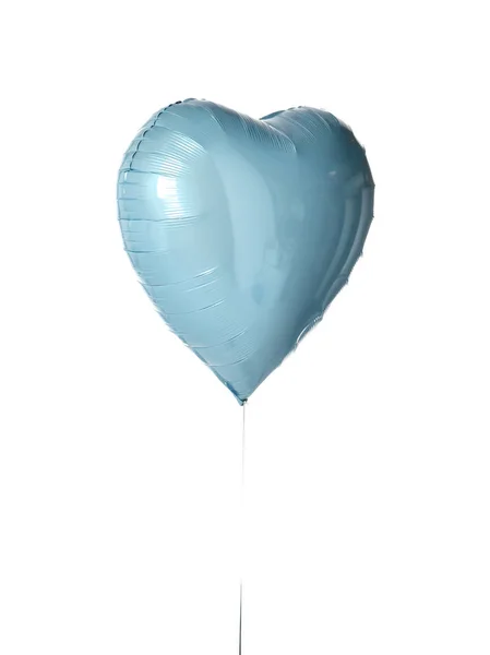 Fém világos kék szív léggömb objektum a születésnapi party, vagy a Valentin-nap, elszigetelt, fehér — Stock Fotó