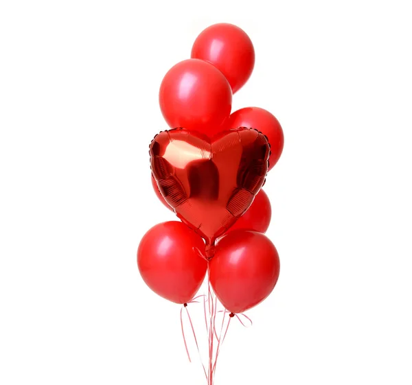 Pęczek dużego lateksu i metalicznego czerwonego serca balony obiektu na przyjęcie urodzinowe — Zdjęcie stockowe