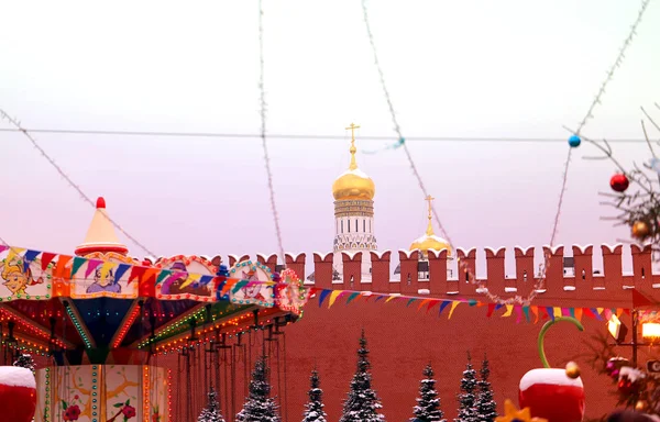 モスクワの色で赤の広場で大聖堂 — ストック写真